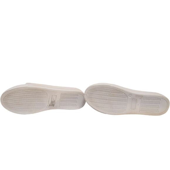 Olivia Miller Pom Pom Shoe, Woman's size 7, Black & White Slip-on, Pre-owned - Picture 5 of 10